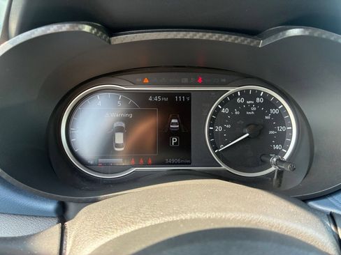 Used 2025 Nissan Versa SV FWD image 38