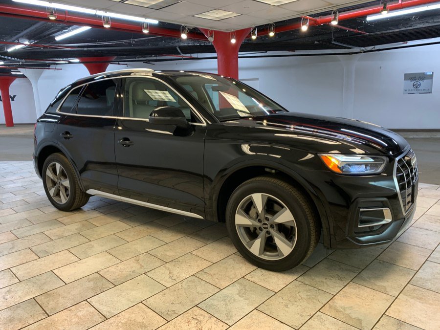 Used 2023 Audi Q5 2.0T Premium w/ Convenience Package AWD/4WD image 9