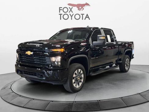 Used 2025 Chevrolet Silverado 2500 Custom w/ Custom Value Package image 1