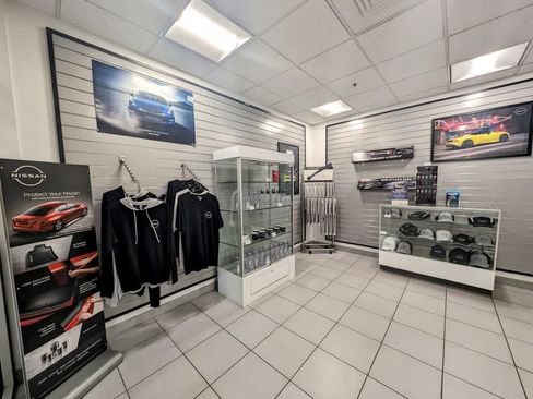 Used 2024 Chrysler Pacifica Limited FWD image 36