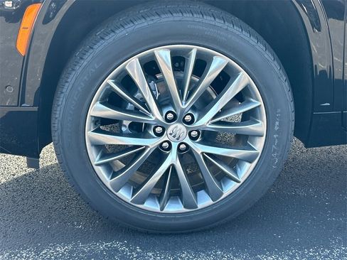 New 2026 Buick Enclave Avenir w/ Super Cruise Package image 11