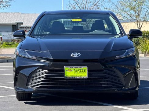 Used 2025 Toyota Camry LE image 7