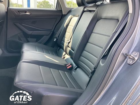 Used 2024 Volkswagen Jetta SE FWD image 12