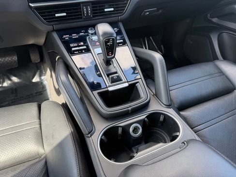 Used 2019 Porsche Cayenne AWD/4WD image 17