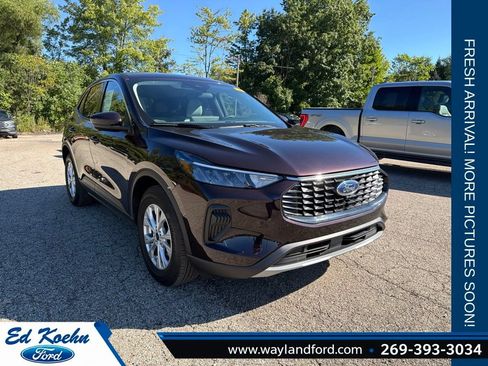 Used 2023 Ford Escape Active w/ Tech Pack #2 AWD/4WD image 1
