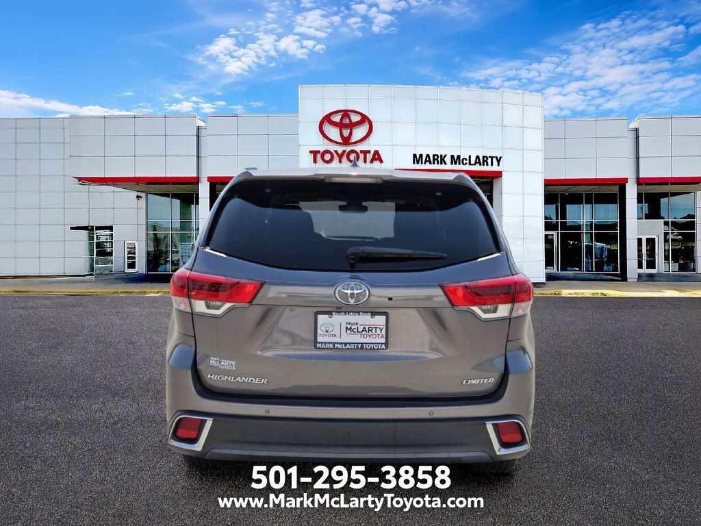 Used 2019 Toyota Highlander Limited FWD image 4