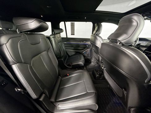 Used 2021 Jeep Grand Cherokee L Overland w/ Luxury Tech Group IV AWD/4WD image 47
