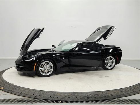 Used 2017 Chevrolet Corvette Stingray Coupe w/ Battery Protection Package image 11