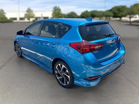 Used 2018 Toyota Corolla iM FWD image 6