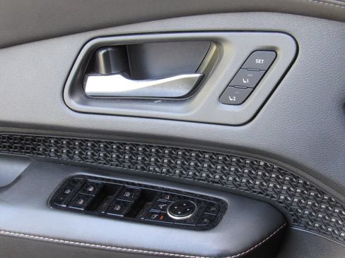 Used 2024 Nissan Ariya AWD image 31