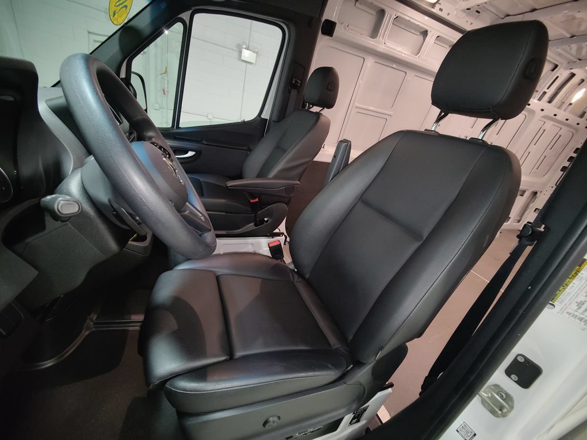 Used 2023 Mercedes-Benz Sprinter 2500 image 27