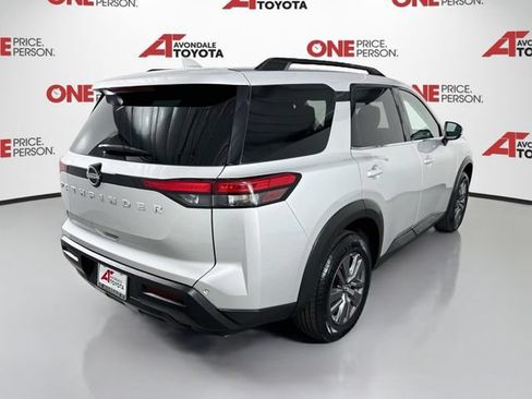 Used 2025 Nissan Pathfinder SV FWD image 7