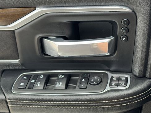 Used 2024 RAM 2500 Laramie image 28