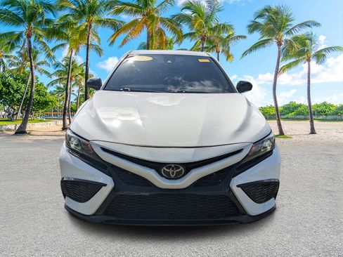 Used 2022 Toyota Camry SE image 7