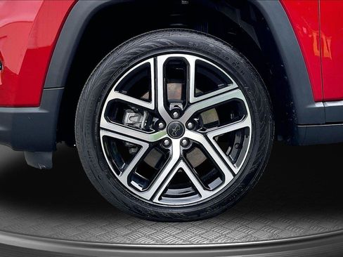 Used 2025 Jeep Compass Limited AWD/4WD image 10