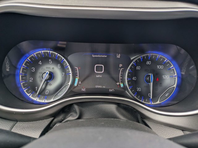 Used 2023 Chrysler Pacifica Touring-L FWD image 26