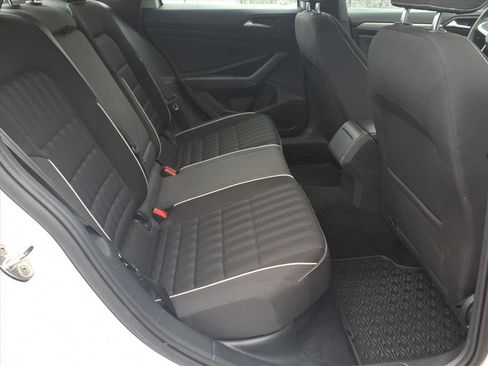 Certified 2022 Volkswagen Jetta Sport image 12