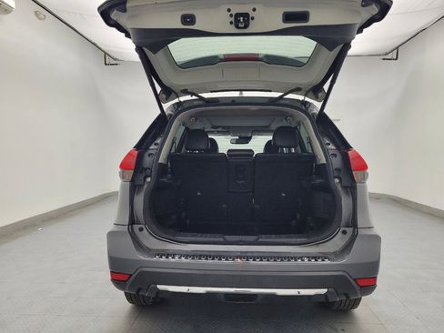 Used 2017 Nissan Rogue SL w/ SL Premium Package image 29