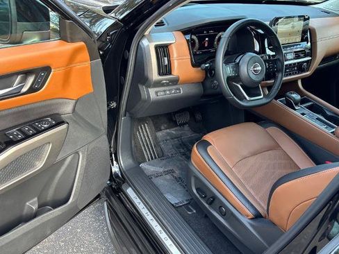 Certified 2025 Nissan Pathfinder Platinum w/ Cargo Package FWD image 18