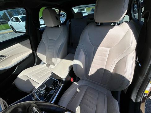 Used 2019 BMW 330i xDrive Sedan w/ Premium Package image 9