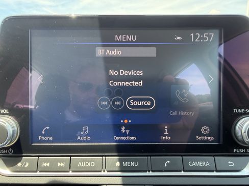 Used 2025 Nissan Altima 2.5 SV FWD image 14