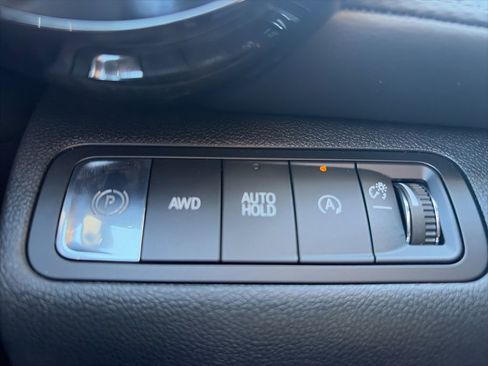 New 2026 Chevrolet Equinox LT w/ Safety and Technology Package AWD/4WD image 21
