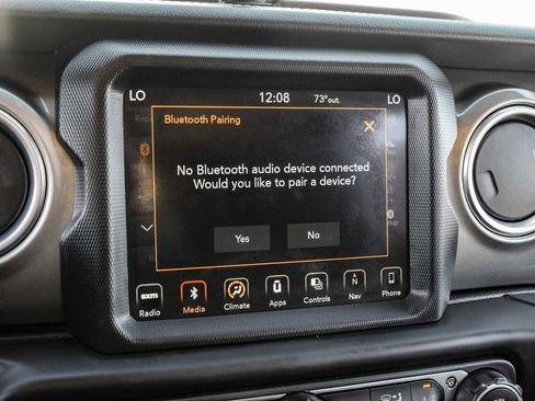 Used 2018 Jeep Wrangler Unlimited Sahara image 31