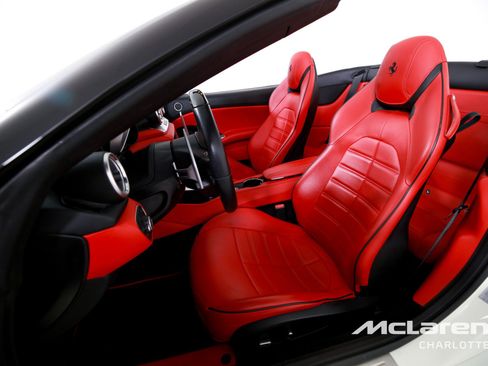 Used 2017 Ferrari California T image 12