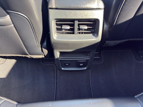 Used 2024 Ford Edge SEL w/ Convenience Package AWD/4WD image 13