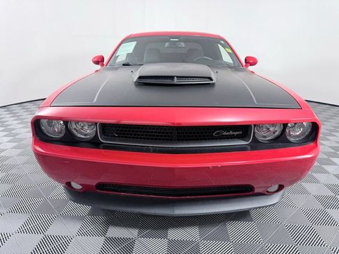 Used 2014 Dodge Challenger R/T RWD image 3