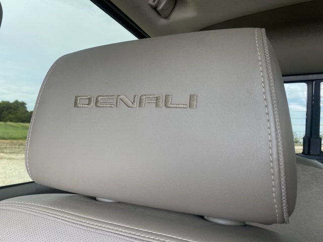 Used 2016 GMC Sierra 1500 Denali w/ Enhanced Driver Alert Package AWD/4WD image 25