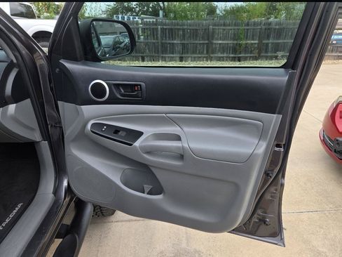 Used 2015 Toyota Tacoma 4x4 Double Cab w/ SR5 Package image 23
