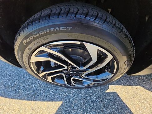 Used 2024 Chevrolet TrailBlazer RS w/ Convenience Package AWD/4WD image 44