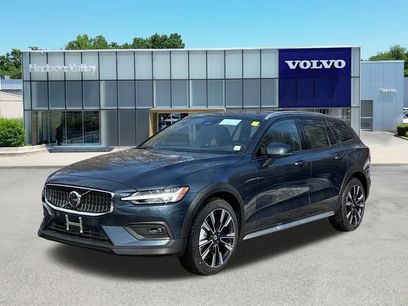 New 2026 Volvo V60 B5 Cross Country Ultra w/ Climate Package