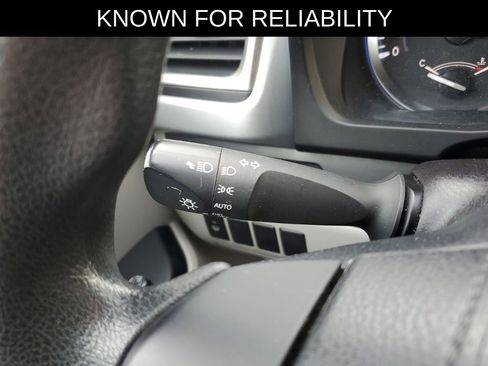 Used 2016 Toyota Highlander LE image 18