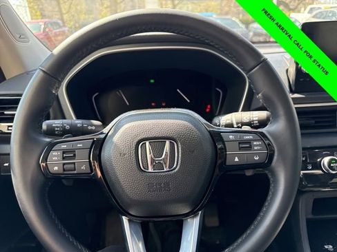 Certified 2025 Honda Pilot Touring image 17