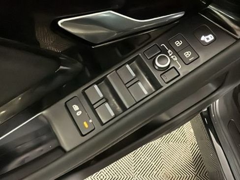 Used 2021 Land Rover Range Rover Evoque S AWD/4WD image 11