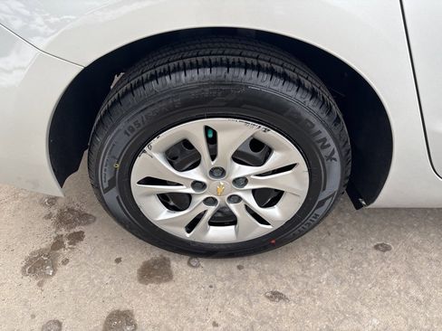 Used 2019 Chevrolet Cruze LS image 12