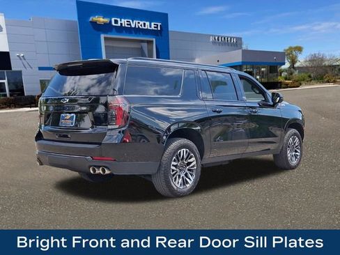Used 2025 Chevrolet Suburban Z71 AWD/4WD image 26