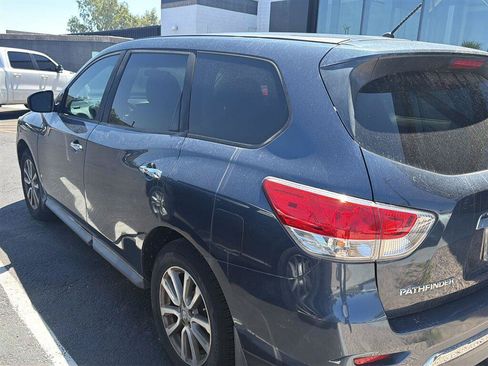 Used 2014 Nissan Pathfinder S FWD image 4