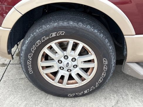 Used 2012 Ford Expedition XLT RWD image 11