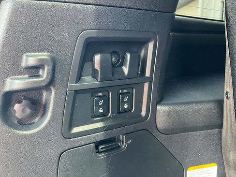 Used 2018 Toyota Sequoia TRD Sport AWD/4WD image 27