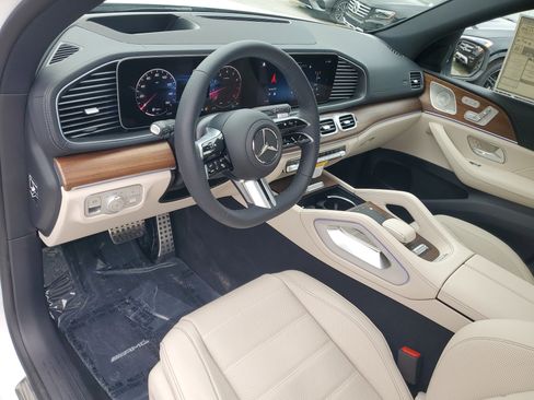 New 2026 Mercedes-Benz GLS 580 4MATIC image 27