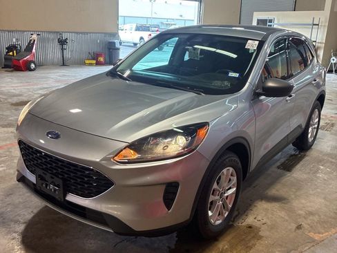 Used 2022 Ford Escape SE AWD/4WD image 2