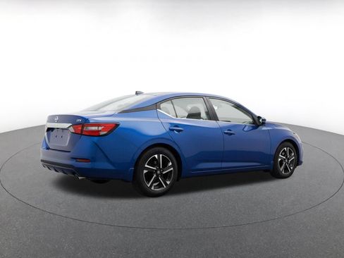 Used 2025 Nissan Sentra SV FWD image 9