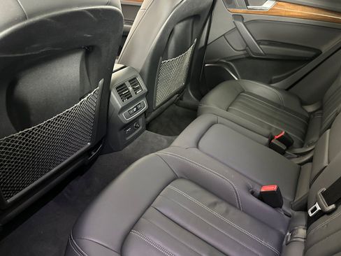 Used 2023 Audi Q5 2.0T Premium w/ Convenience Package image 11