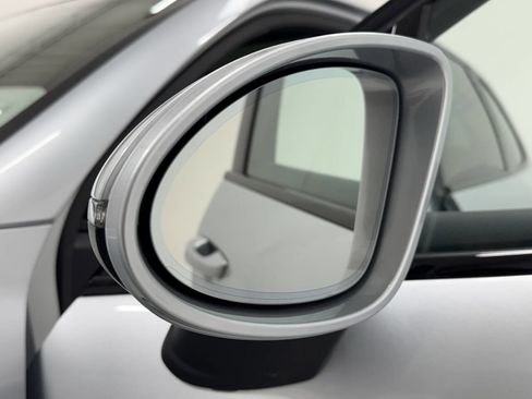 Used 2017 Porsche Cayenne Platinum Edition image 17