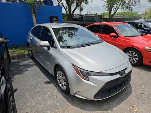 Used 2021 Toyota Corolla LE FWD image 4