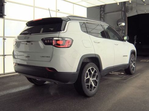 Used 2024 Jeep Compass Limited AWD/4WD image 9