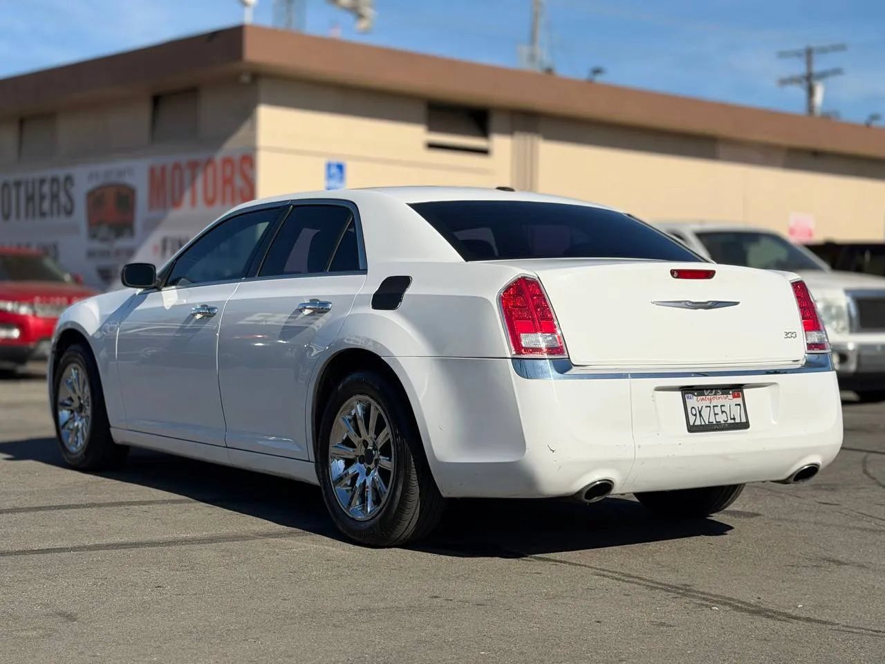 Used 2012 Chrysler 300 Limited RWD image 10